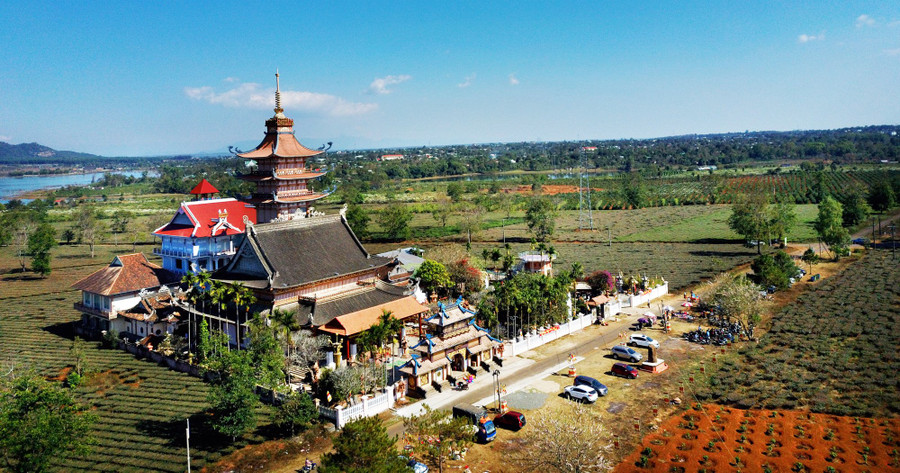 Chùa Bửu Minh (huyện Chư Păh) là một trong những điểm đến hấp dẫn du khách. Ảnh: Hùng Hoa Lư