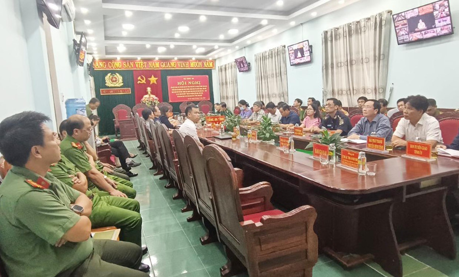 Các đại biểu dự Hội nghị tại điểm cầu tỉnh Gia Lai. Ảnh: R’Ô HOK  Các đại biểu dự Hội nghị tại điểm cầu tỉnh Gia Lai. Ảnh: R’Ô HOK