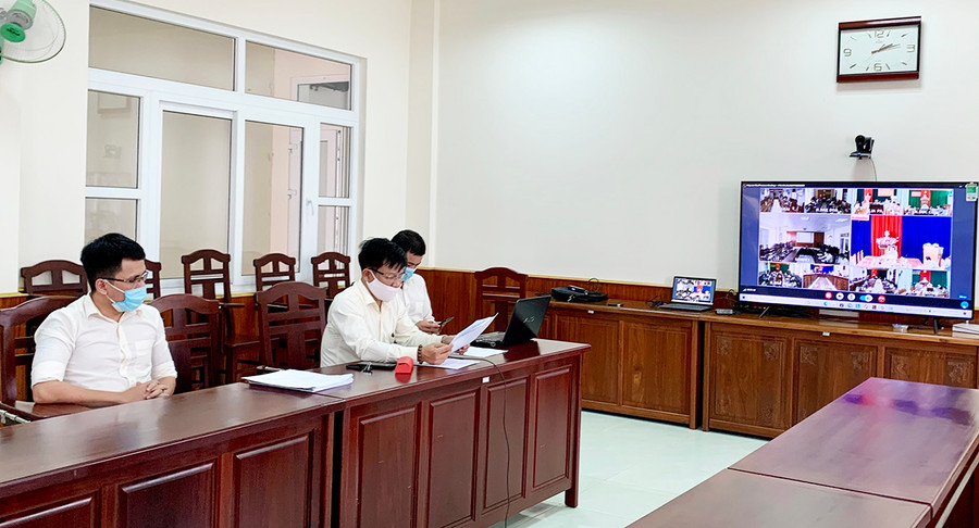 Sở Kế hoạch và Đầu tư tổ chức tập huấn trực tuyến công tác lập hồ sơ đề xuất chấp thuận chủ trương đầu tư cho các huyện, thị xã, thành phố. Ảnh: Khang Nghi