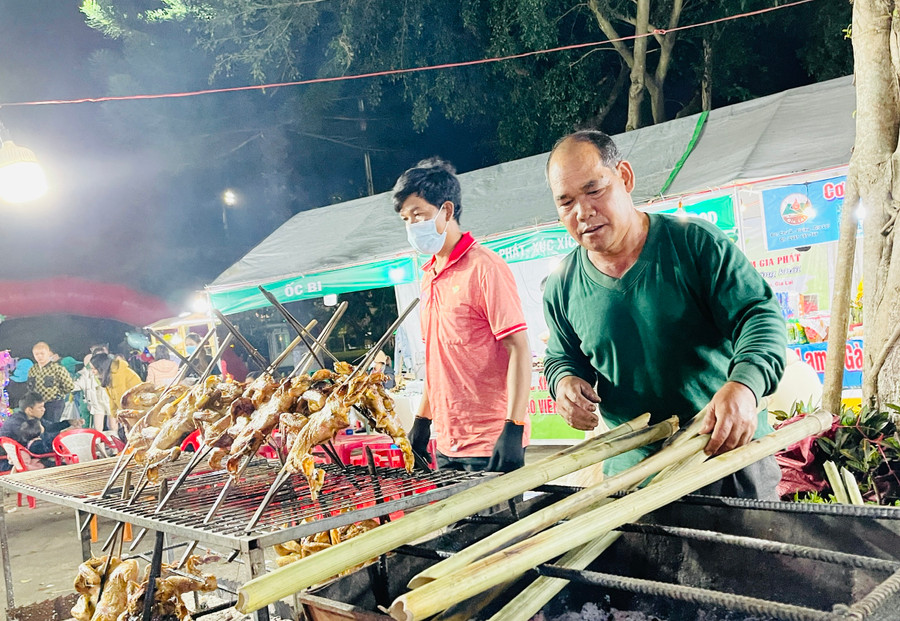 Các món ăn đặc trưng văn hóa bản địa hứa hẹn sẽ thu hút đông đảo du khách tới thưởng thức. Ảnh: Trần Dung