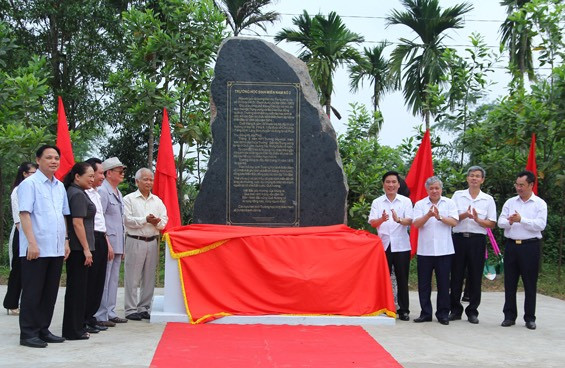 Khánh thành Bia kỷ niệm Trường học sinh miền Nam số 3 tại xã Phúc Trìu, TP. Thái Nguyên, tỉnh Thái Nguyên. Ảnh: Nguồn Báo Thái Nguyên
