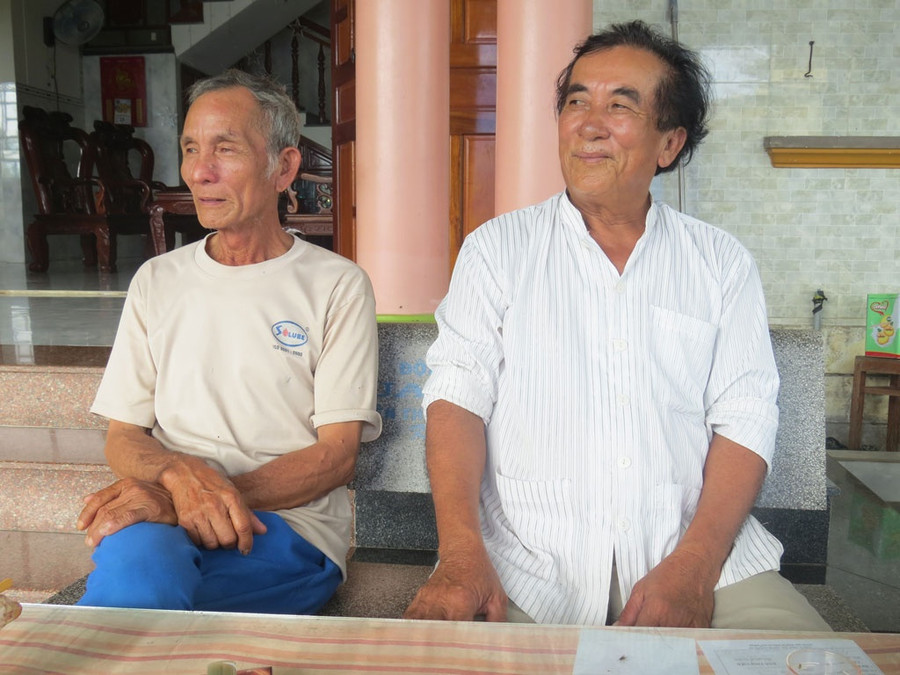 Ông Trần Quang Long (trái) và ông Tướng Văn Minh. Ảnh: Trang Thy Ông Trần Quang Long (trái) và ông Tướng Văn Minh. Ảnh: Trang Thy
