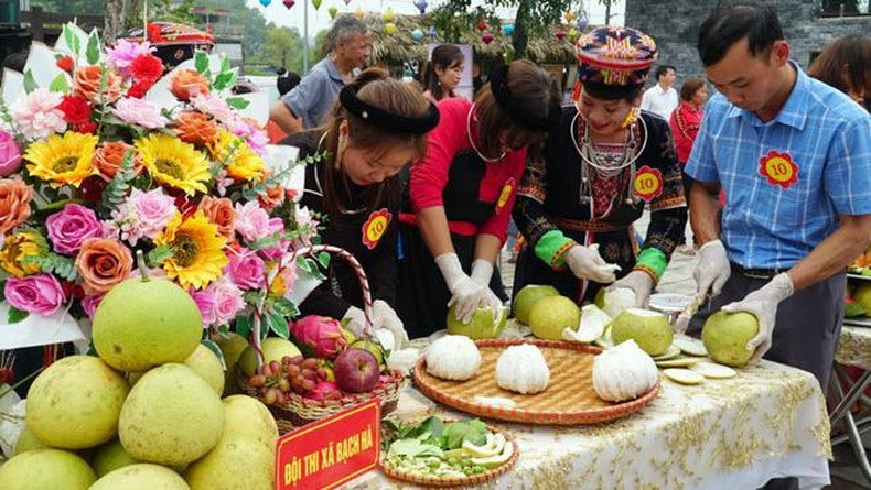 Thi bóc bưởi Đại Minh. Thi bóc bưởi Đại Minh.