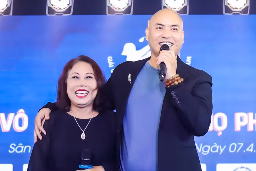 Sau thời gian vắng bóng, Siu Black xuất hiện nhiều hơn ở các sự kiện của đồng nghiệp. Ảnh: NVCC