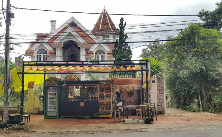 Căn biệt thự của gia đình bà Dung bị kê biên, đấu giá.  Căn biệt thự của gia đình bà Dung bị kê biên, đấu giá