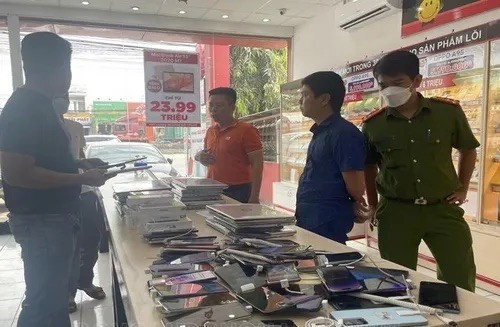 Tang vật liên quan vụ trộm trị giá hơn 1 tỷ đồng Tang vật liên quan vụ trộm trị giá hơn 1 tỷ đồng