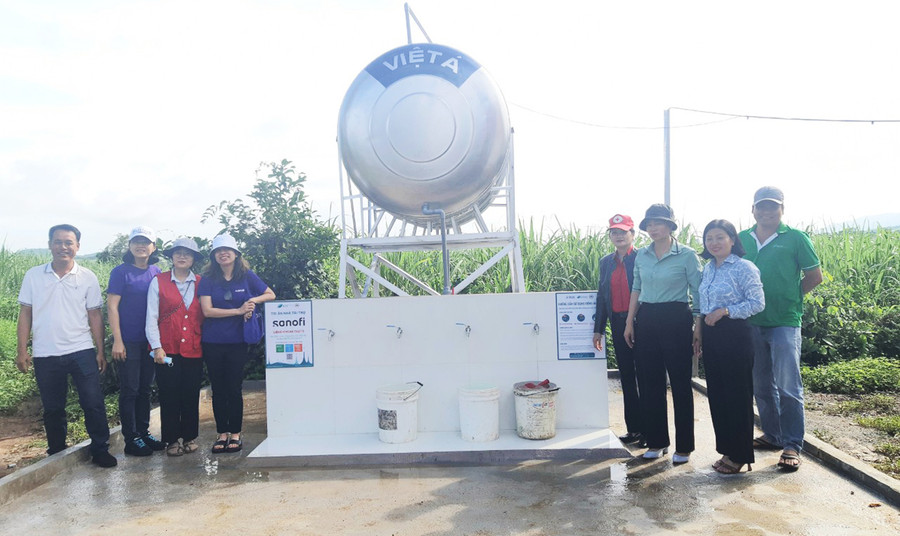 Nội dung chi cho công tác đánh giá bộ chỉ số nước sạch nông thôn là 1 trong 2 lĩnh vực được đề cập trong Dự thảo Nghị quyết của HĐND tỉnh. Ảnh: Tuyết Mai Đánh giá bộ chỉ số nước sạch nông thôn là một trong những Dự thảo Nghị quyết của HĐND tỉnh sẽ quy định về nội dung chi, mức chi 2 lĩnh vực. Ảnh: Tuyết Mai