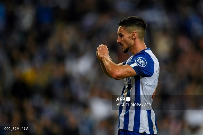 Stephen Eustaquio nhân đôi cách biệt cho Porto. Ảnh: AFP