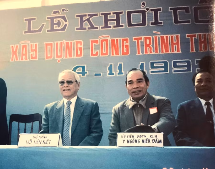 Thủ tướng Võ Văn Kiệt dự lễ khởi công xây dựng công trình Thủy điện Ia Ly tháng 11-1993. Ảnh tư liệu