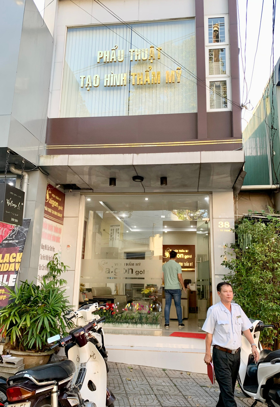 Viện thẩm mỹ Sài Gòn Gold (TP. Pleiku) bị tạm đình chỉ hoạt động. Ảnh: Như Nguyện