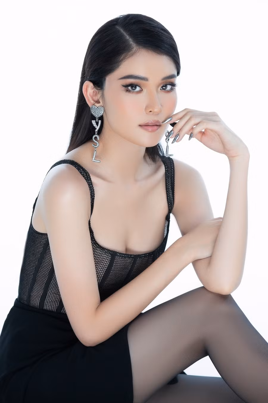 Nhiều năm bước ra từ các cuộc thi nhan sắc, á hậu giữ vững thân hình chuẩn. Người đẹp cho hay cô ưu tiên việc tập thể dục để duy trì hình thể lẫn sức khỏe. Cô nói: “Tôi theo đuổi chế độ ăn lành mạnh, kết hợp tập luyện ở cường độ thích hợp để săn chắc cơ thể, tăng cường sức bền và trở nên khỏe mạnh“.