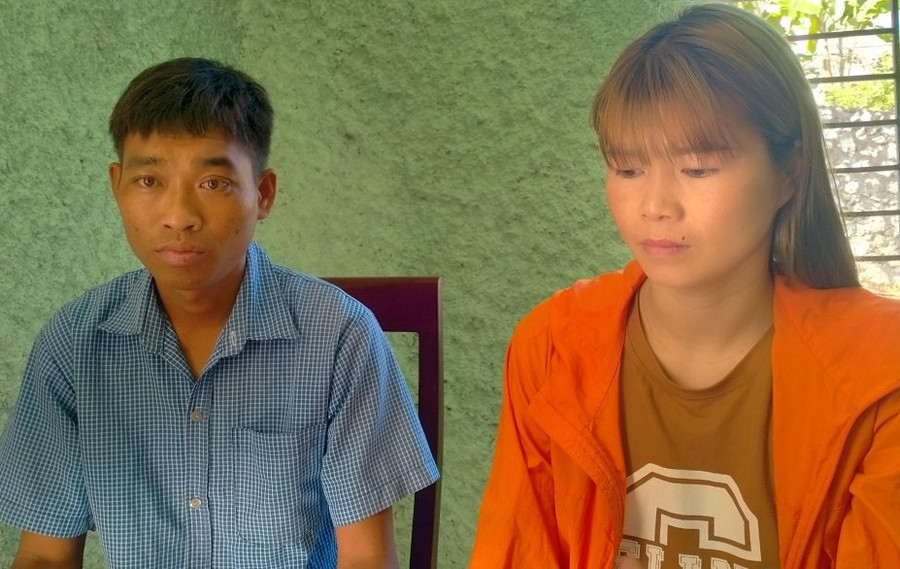 Hai bị can bị bắt giữ. Ảnh: H.Thoa