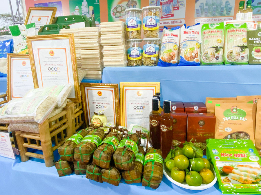 Sản phẩm OCOP của tỉnh Trà Vinh trưng bày tại Triển lãm giới thiệu sản phẩm OCOP. Sản phẩm OCOP của tỉnh Trà Vinh trưng bày tại Triển lãm giới thiệu sản phẩm OCOP.