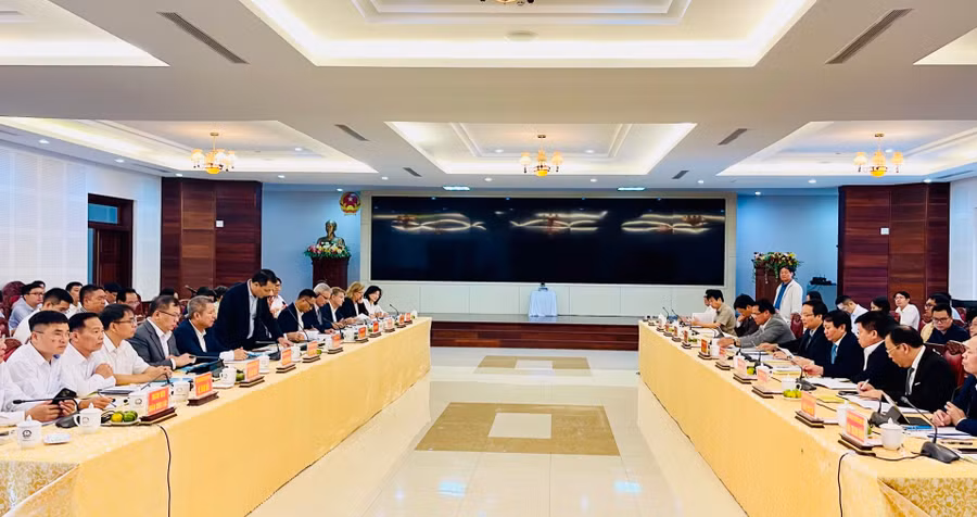 Quang cảnh buổi làm việc. Ảnh: Thảo Nguyên