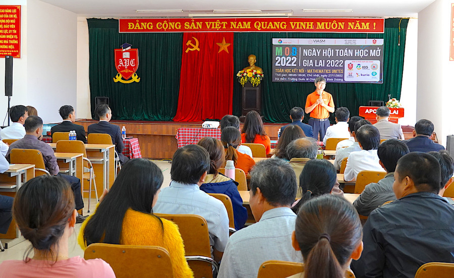 Quang cảnh khai mạc ngày hội. Ảnh: Mộc Trà