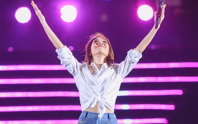 Mỹ Tâm nói những ồn ào về liveshow là lỗi của mình. Ảnh: NSCC