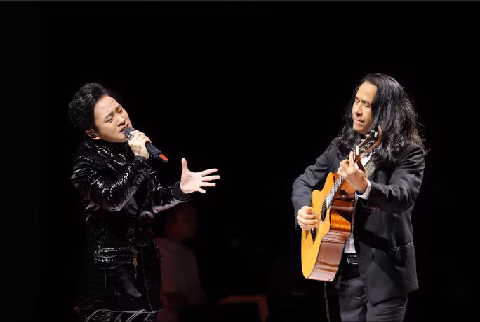 Tùng Dương và nhạc sĩ Lê Minh Sơn.