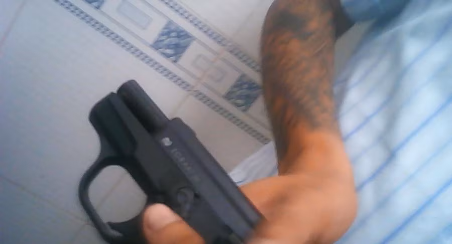 Khẩu súng giá 17 triệu đồng được Thông và Thái chào mời