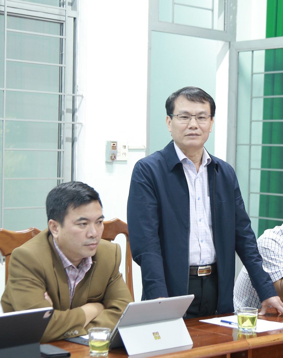 Bí thư Thành ủy Trịnh Duy Thuận đề nghị Chi bộ Trung tâm Phát triển quỹ đất TP. Pleiku cần quan tâm hơn đến công tác phát triển đảng viên. Ảnh: Phương Linh Bí thư Thành ủy Trịnh Duy Thuận đề nghị Chi bộ Trung tâm Phát triển quỹ đất TP. Pleiku cần quan tâm hơn công tác phát triển đảng viên. Ảnh: Phương Linh
