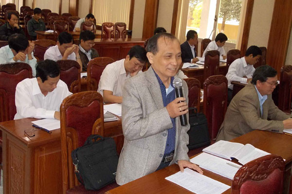Các đại biểu tham gia góp ý tại hội nghị. Ảnh: T.N