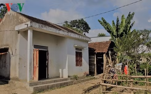 Ngôi nhà của gia đình cháu bé, nơi xảy ra sự việc xót xa (A.Ng).