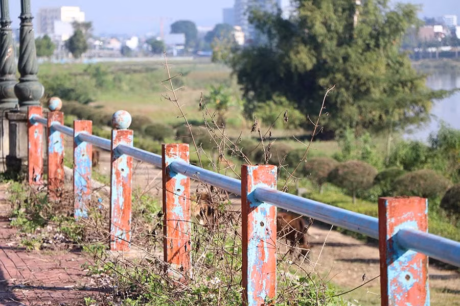 Hiện trường bờ kè sông Đăk Bla bị phá. Ảnh: Cao Nguyên