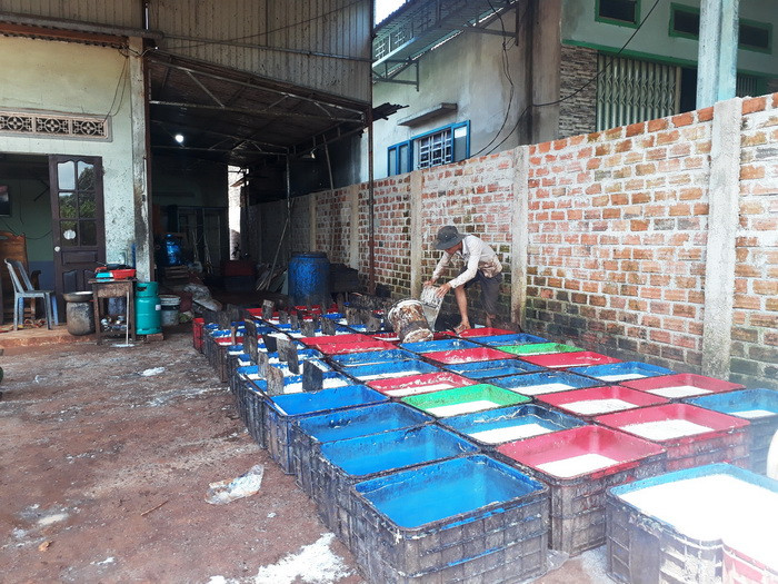 Cơ sở thu mua, chế biến mủ cao su nhỏ lẻ tại xã Ia Krăi (huyện Ia Grai) bị người dân phản ánh về vấn đề gây ô nhiễm mùi hôi Cơ sở thu mua, chế biến mủ cao su nhỏ lẻ tại xã Ia Krăi (huyện Ia Grai) bị người dân phản ánh về vấn đề gây ô nhiễm mùi hôi