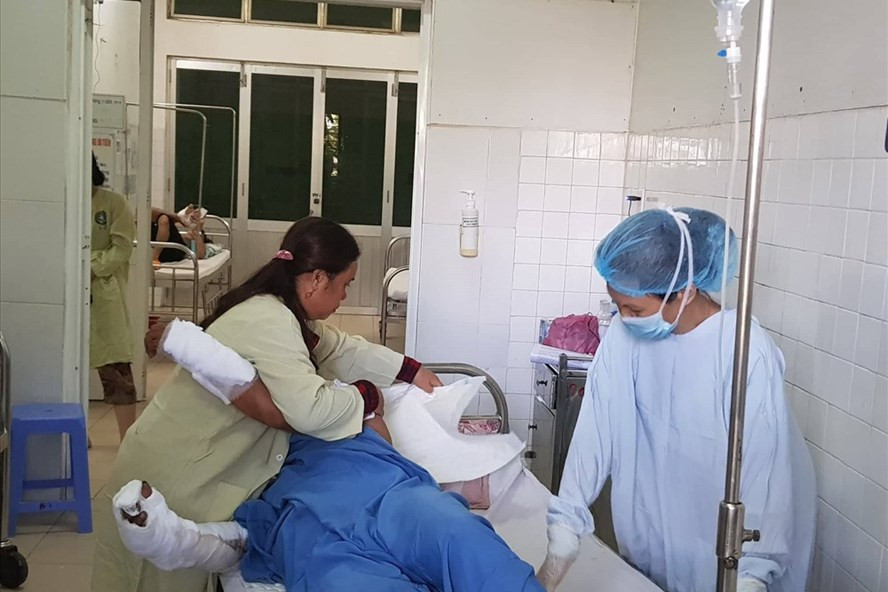 Các nạn nhân đang được điều trị ở bệnh viện Đà Nẵng. Ảnh: TT