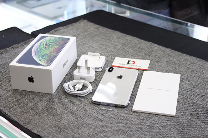 iPhone Xs Max bản 2 SIM vật lý đang hút hàng tại Việt Nam