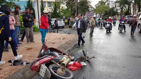 Hiện trường vụ tai nạn. Ảnh: LÂM VIÊN Hiện trường vụ tai nạn LÂM VIÊN