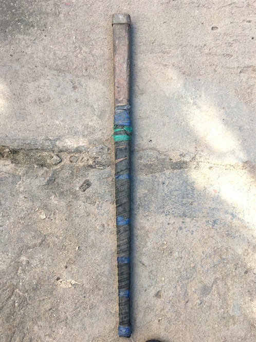 Cây gậy “cẩu tặc” dùng để đánh chó