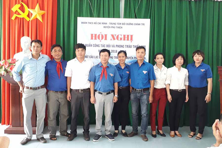 Ra mắt Câu lạc bộ Tổng phụ trách Đội Thiếu niên Tiền phong Hồ Chí Minh huyện Phú Thiện. Ảnh: Hồng Thương