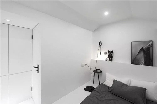 Cậu con trai lớn đã ra ở riêng nên Lao Jin dành góc nhỏ ở tầng 2 để thiết kế phòng ngủ cho cô con gái nhỏ. Cậu con trai lớn đã ra ở riêng nên Lao Jin dành góc nhỏ ở tầng 2 để thiết kế phòng ngủ cho cô con gái nhỏ.