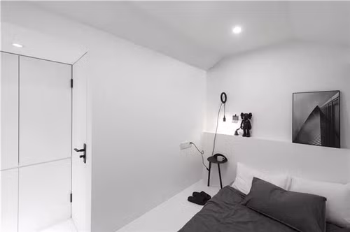 Cậu con trai lớn đã ra ở riêng nên Lao Jin dành góc nhỏ ở tầng 2 để thiết kế phòng ngủ cho cô con gái nhỏ.