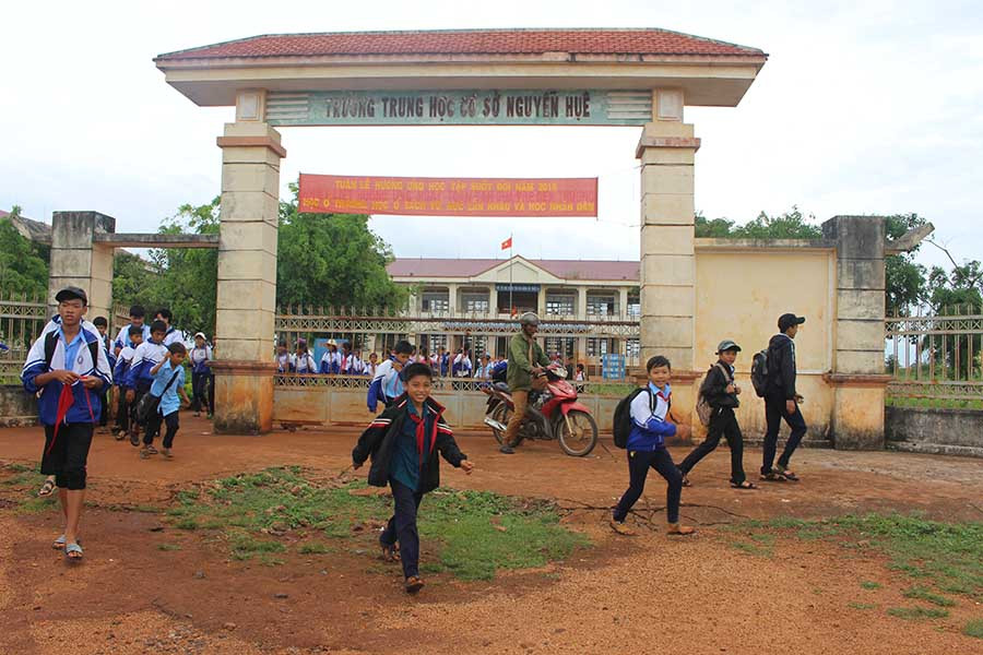 Trường THCS Nguyễn Huệ (xã I a Dreng, huyện Chư Pưh)không được công nhận đạt chuẩn quốc gia sau khi kiểm tra. Ảnh: Nguyễn Giang Trường THCS Nguyễn Huệ không được công nhận đạt chuẩn quốc gia sau khi kiểm tra. Ảnh: Nguyễn Giang