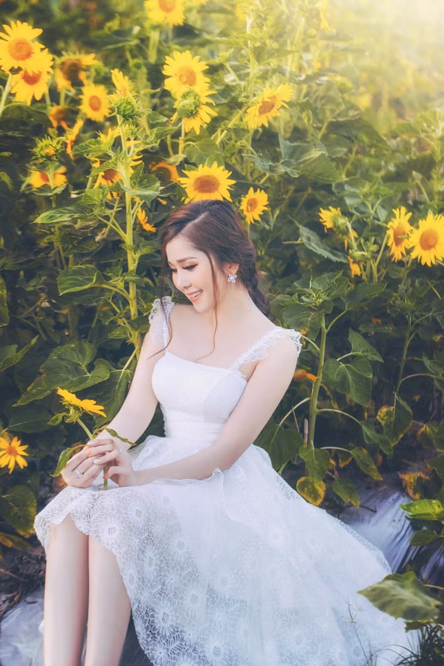  Cẩm Đan cho biết, cô thích thú và choáng ngợp với cảnh sắc nơi này nên quyết định chụp một bộ ảnh riêng tại đây.