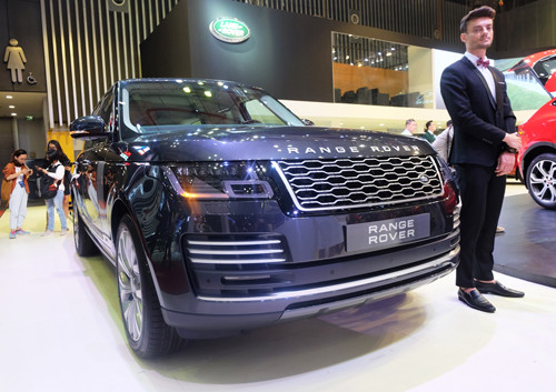 Range Rover 2018 bản cao cấp nhất Autobiography tại triển lãm ôtô Việt Nam 2018. 