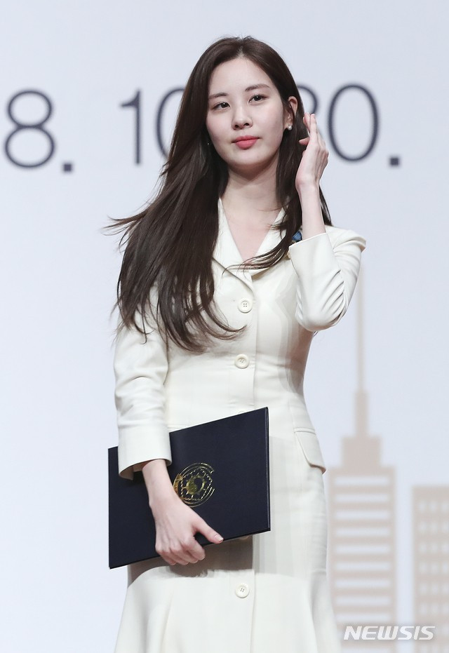 Nhan sắc xứng danh nữ thần của Seohyun tỏa sáng giữa sự kiện. Có thể nỏi rằng, nữ ca sĩ đã đạt đến đẳng cấp nhan sắc hoàn toàn mới