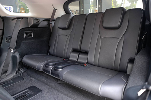 Hàng ghế thứ 3 trên Lexus RX 350L