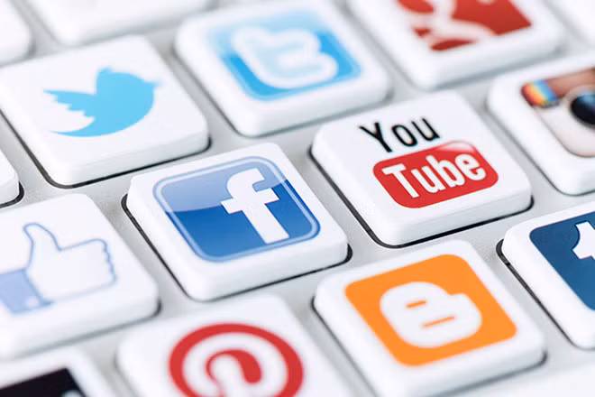 Theo Bộ TTTT, Việt Nam có khoảng 55 triệu người sử dụng mạng xã hội, chủ yếu là các trang như Facebook, YouTube...