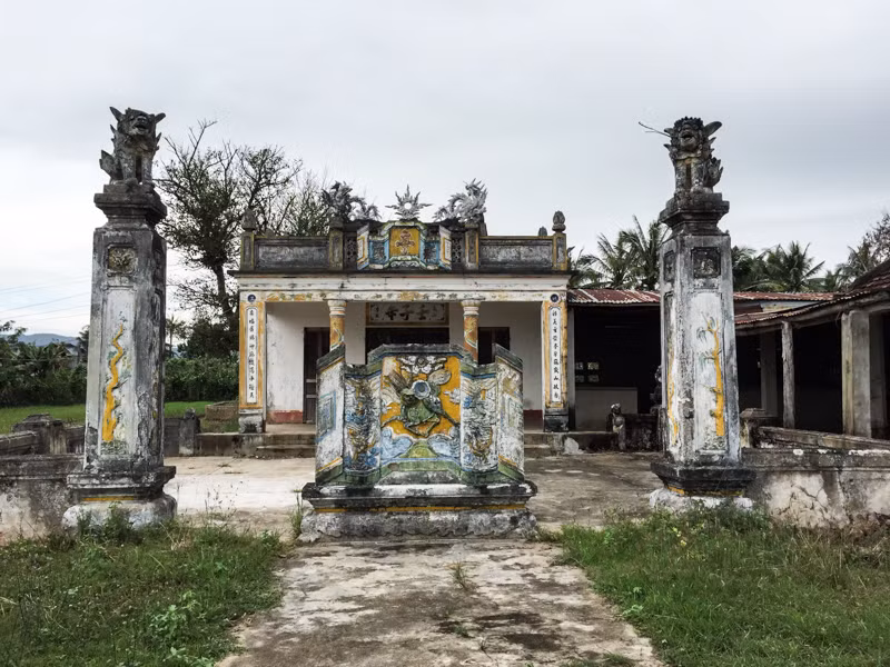  Đình làng cổ-một trong những giá trị văn hóa ghi dấu ấn của người Việt trên vùng đất An Khê. Ảnh: N.B