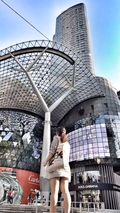 Khánh Vy (đến từ Hà Nội) vừa có chuyến ghé thăm Singapore. Vy cho biết cô đi một mình nhưng vẫn dễ dàng bắt trọn vẻ đẹp của đảo quốc Sư tử với sự giúp sức từ Galaxy Note9. 