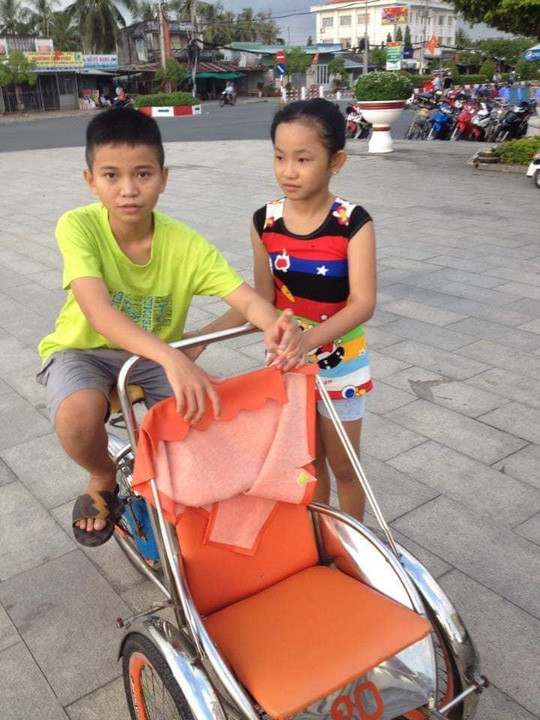 Hình ảnh 2 cháu Hùng và Uyên lúc chưa mất tích - Ảnh do gia đình cung cấp Hình ảnh 2 cháu Hùng và Uyên lúc chưa mất tích - Ảnh do gia đình cung cấp