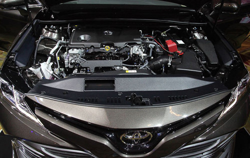 Tại Thái Lan, Camry mới có 4 phiên bản đi kèm 3 loại động cơ khác nhau