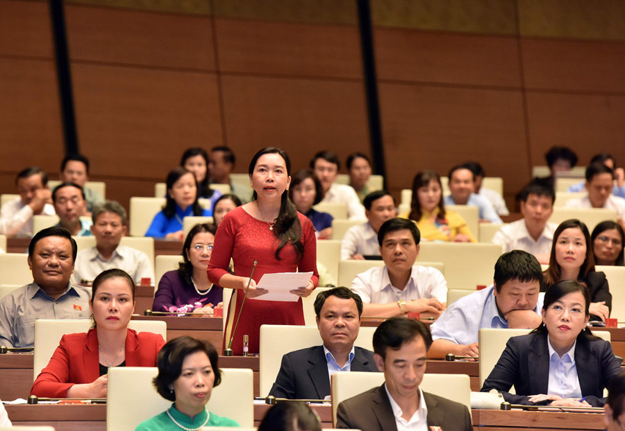 Chất vấn và trả lời chất vấn trên nghị trường còn là cơ hội tốt để cả Quốc hội và Chính phủ nhìn nhận ra những vấn đề còn tồn tại của từng ngành, lĩnh vực. (ảnh nguồn zing)