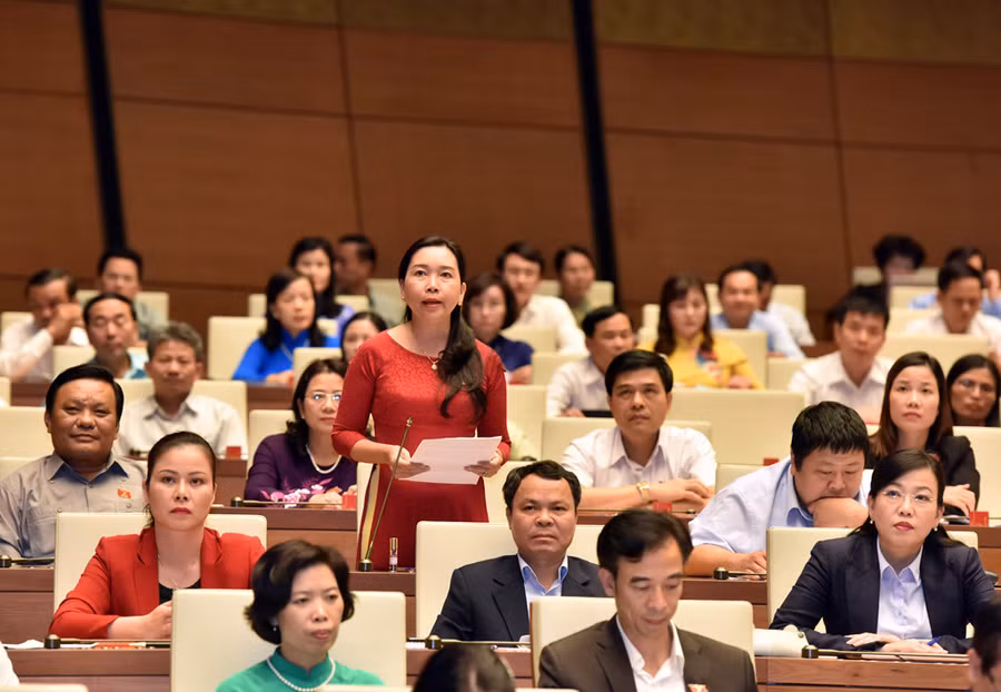 Chất vấn và trả lời chất vấn trên nghị trường còn là cơ hội tốt để cả Quốc hội và Chính phủ nhìn nhận ra những vấn đề còn tồn tại của từng ngành, lĩnh vực. (ảnh nguồn zing)