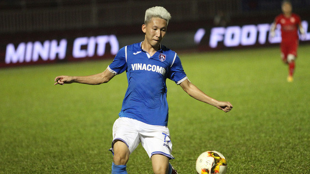 Nghiêm Xuân Tú thi đấu khá hay bên cánh phải, nhưng đội tuyển hiện có khá nhiều tiền vệ xuất sắc, đá cùng vị trí với Xuân Tú (ảnh: Trọng Vũ)