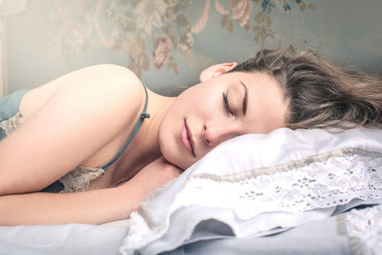 Giấc ngủ giúp cân bằng các hormone kiểm soát sự thèm ăn - ảnh minh họa Giấc ngủ giúp cân bằng các hormone kiểm soát sự thèm ăn - ảnh minh họa