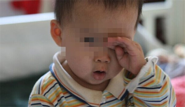 Tay, chân thiếu vệ sinh là nguyên nhân chính gây lây nhiễm giun sán ở trẻ nhỏ  Tay, chân thiếu vệ sinh là nguyên nhân chính gây lây nhiễm giun sán ở trẻ nhỏ