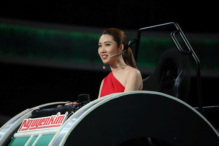 Hân của “Gạo nếp gạo tẻ” cho biết cô từng có một khoảng thời gian cô chưa định hình được phong cách, khiến cô bị lỗi trong lựa chọn trang phục, make up mỗi khi xuất hiện.